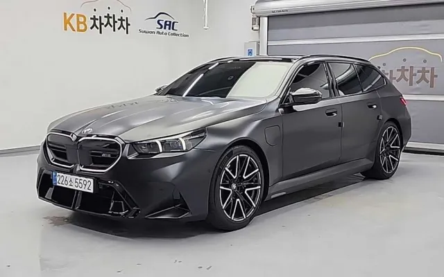 엑티언하이브리드 중고차 M5 7세대 4.4 투어링 매물 사진 20 - 2025/12 6,260km